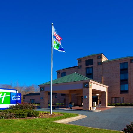 Holiday Inn Express Easton By Ihg Bagian luar foto