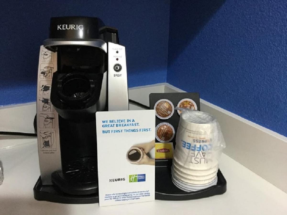 Holiday Inn Express Easton By Ihg Bagian luar foto