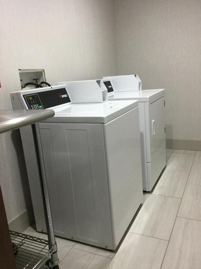 Holiday Inn Express Easton By Ihg Bagian luar foto