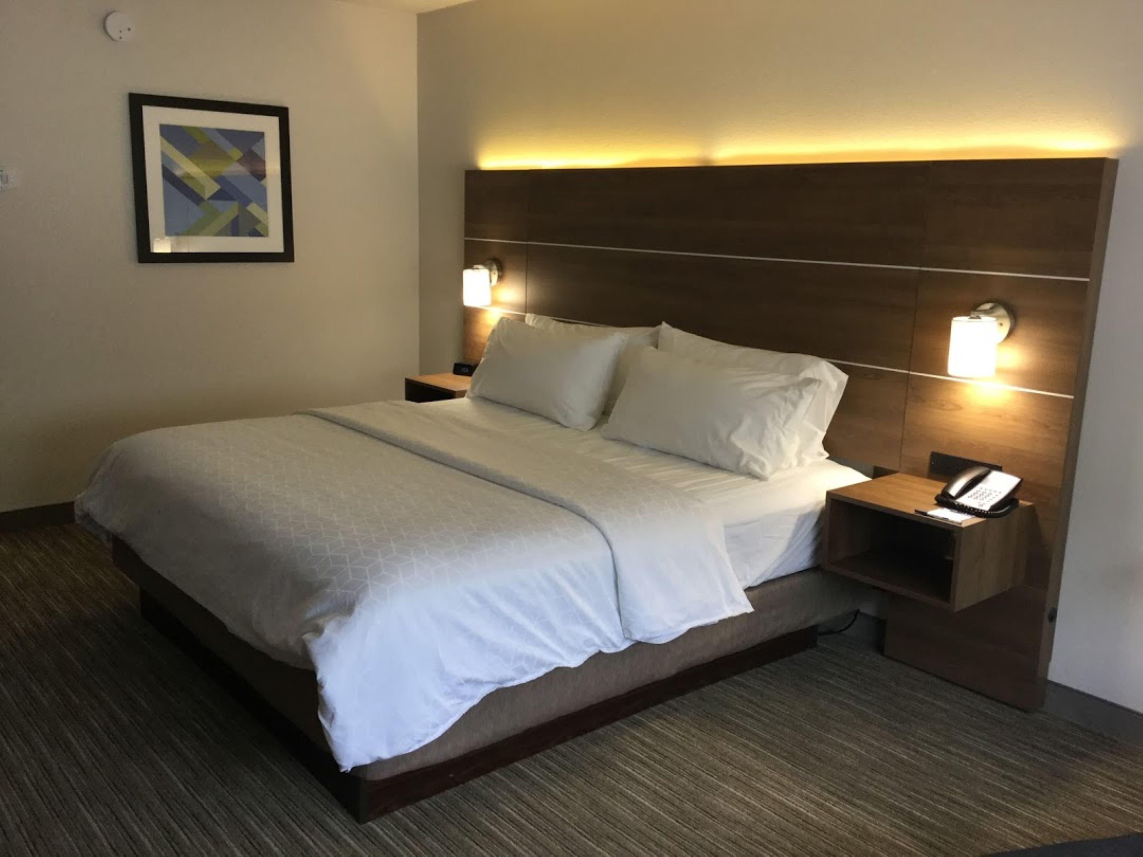 Holiday Inn Express Easton By Ihg Bagian luar foto
