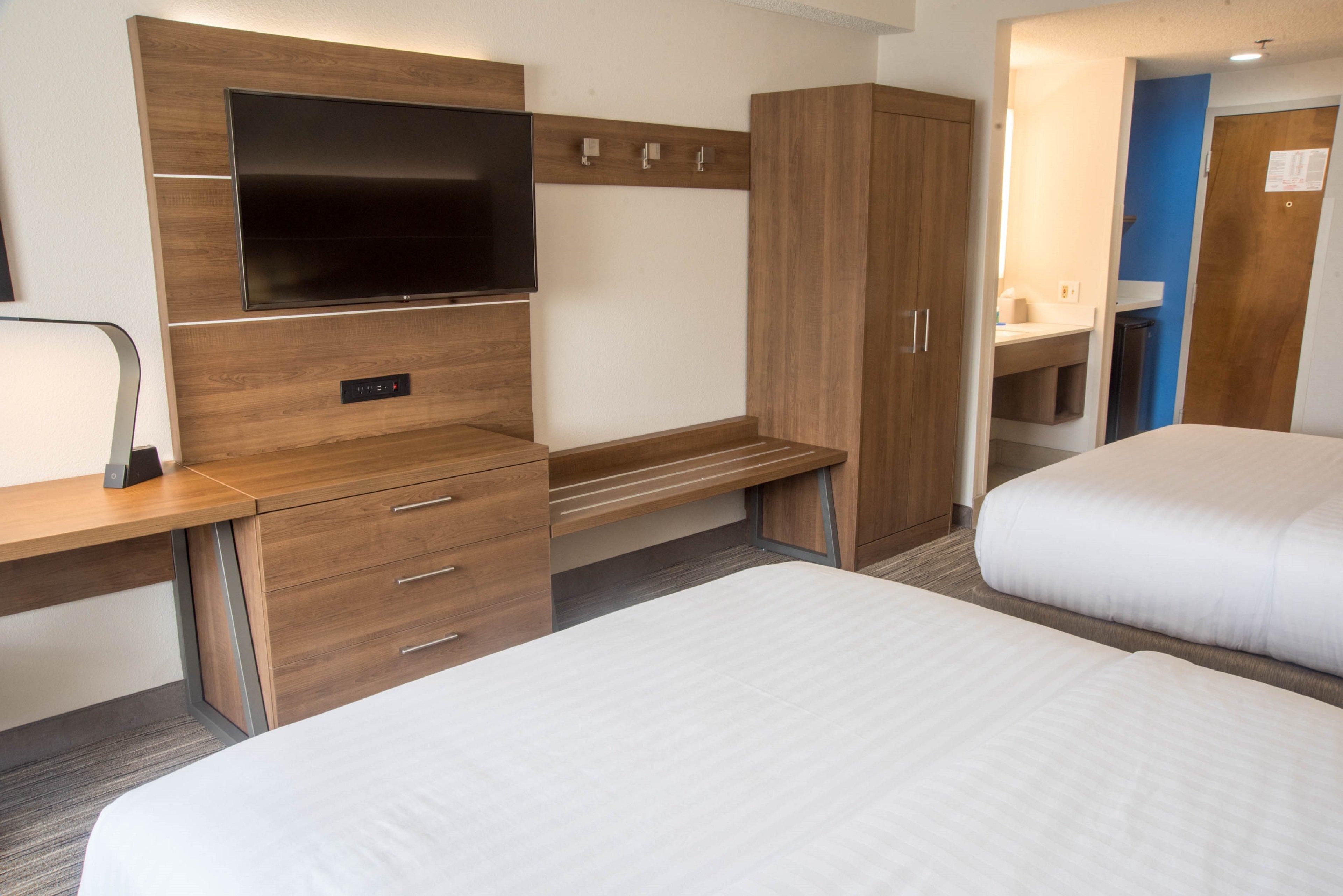 Holiday Inn Express Easton By Ihg Bagian luar foto