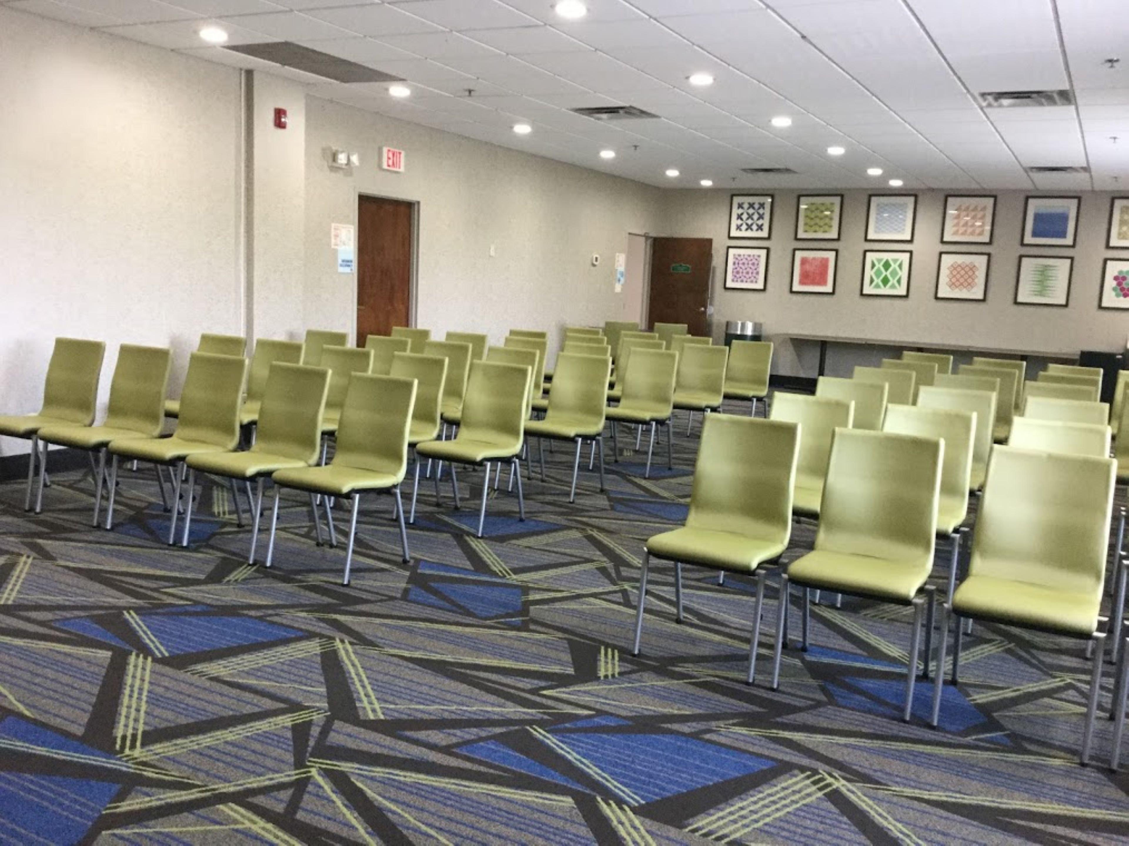 Holiday Inn Express Easton By Ihg Bagian luar foto