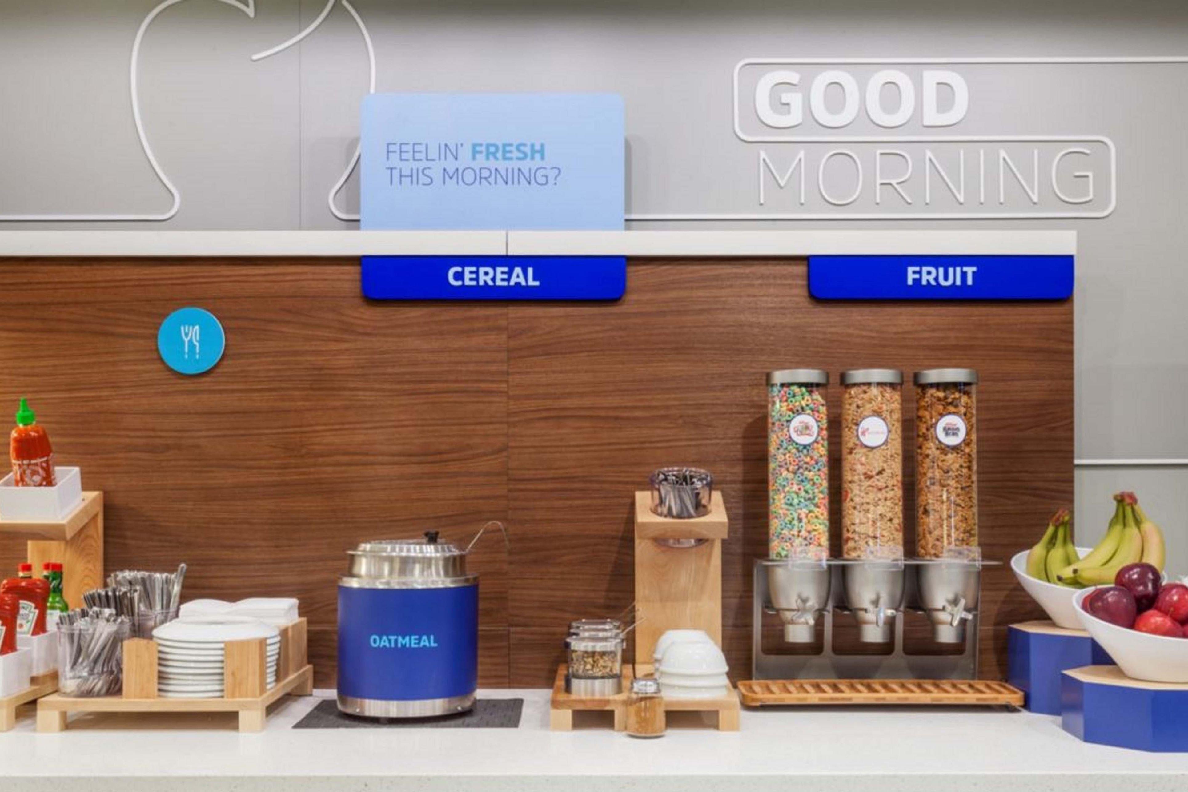 Holiday Inn Express Easton By Ihg Bagian luar foto