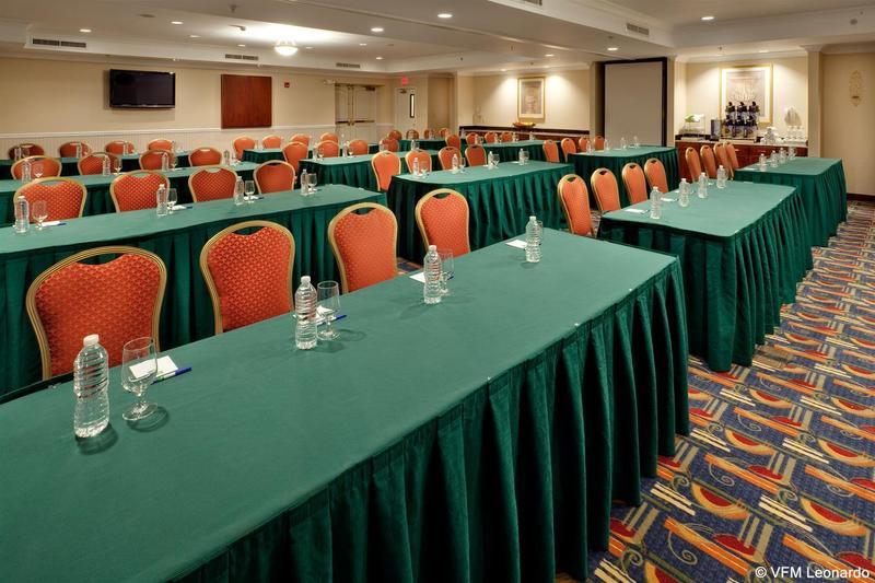 Holiday Inn Express Easton By Ihg Bagian luar foto