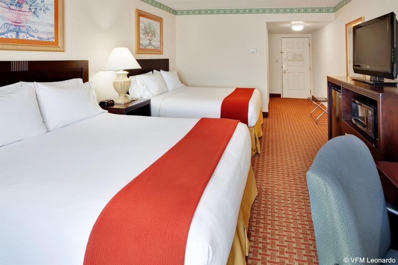 Holiday Inn Express Easton By Ihg Bagian luar foto