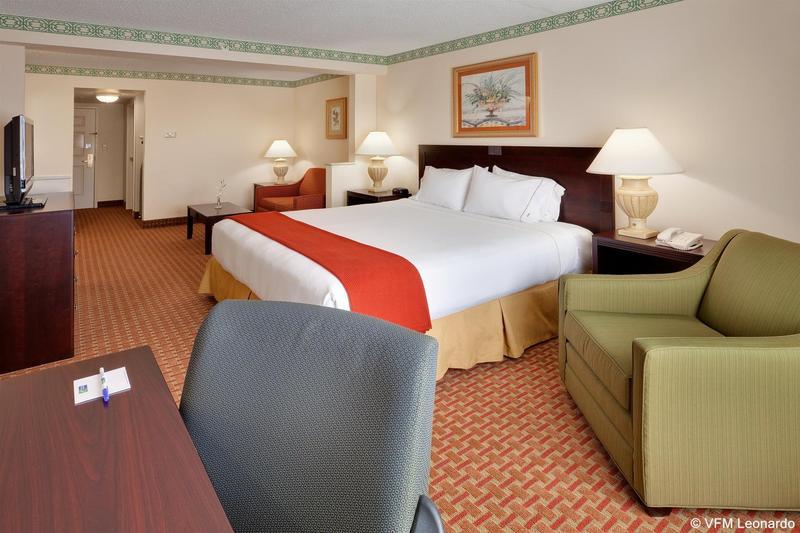 Holiday Inn Express Easton By Ihg Bagian luar foto