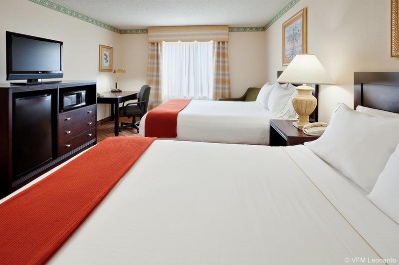 Holiday Inn Express Easton By Ihg Bagian luar foto