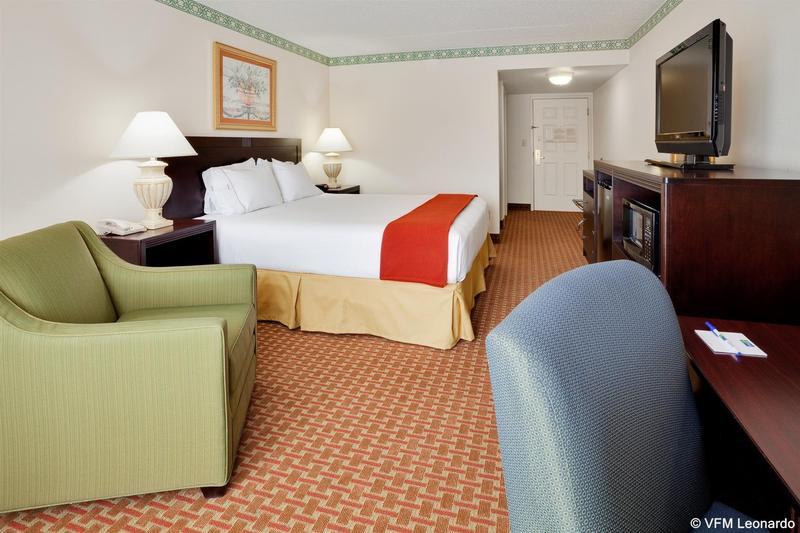 Holiday Inn Express Easton By Ihg Bagian luar foto