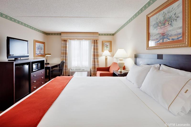 Holiday Inn Express Easton By Ihg Bagian luar foto