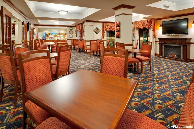 Holiday Inn Express Easton By Ihg Bagian luar foto