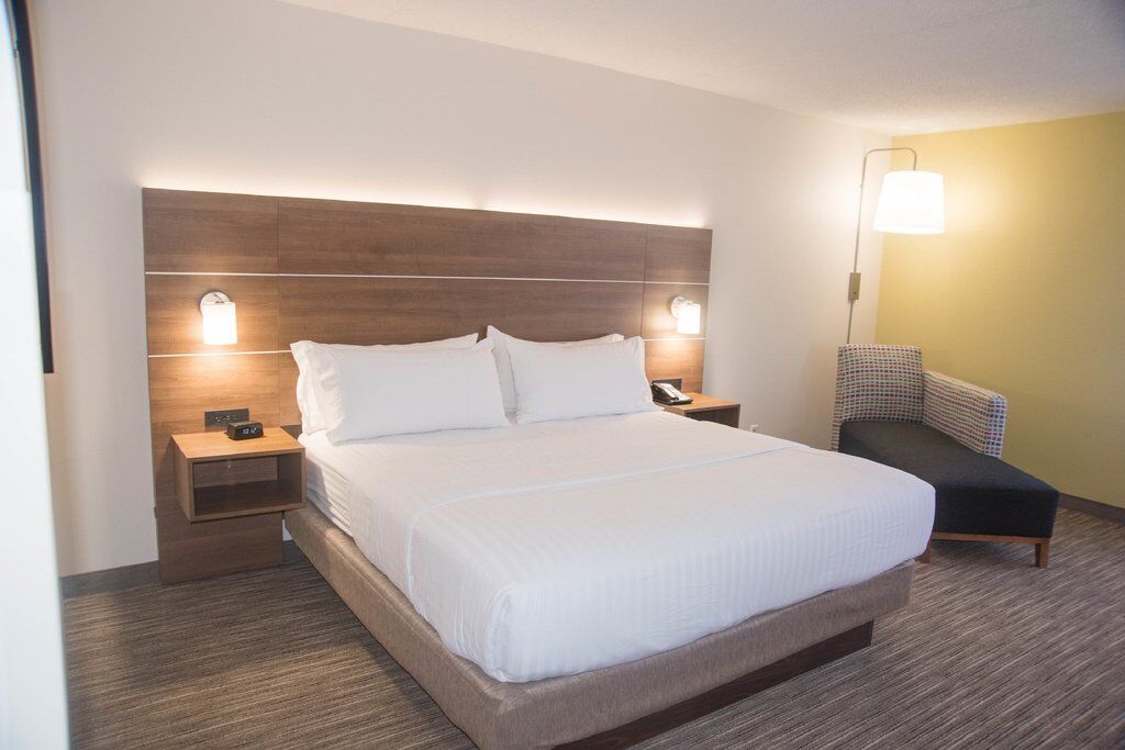 Holiday Inn Express Easton By Ihg Bagian luar foto
